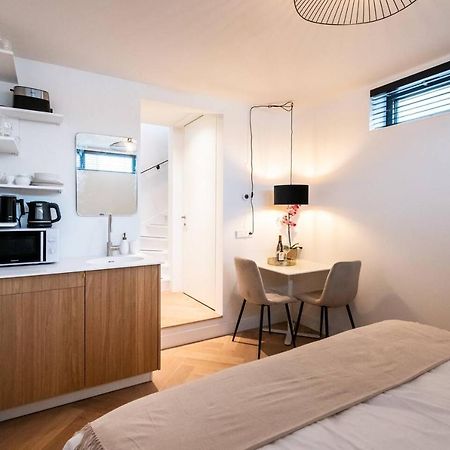 Apartamento Beautiful Amstel Houseboat Ámsterdam Exterior foto