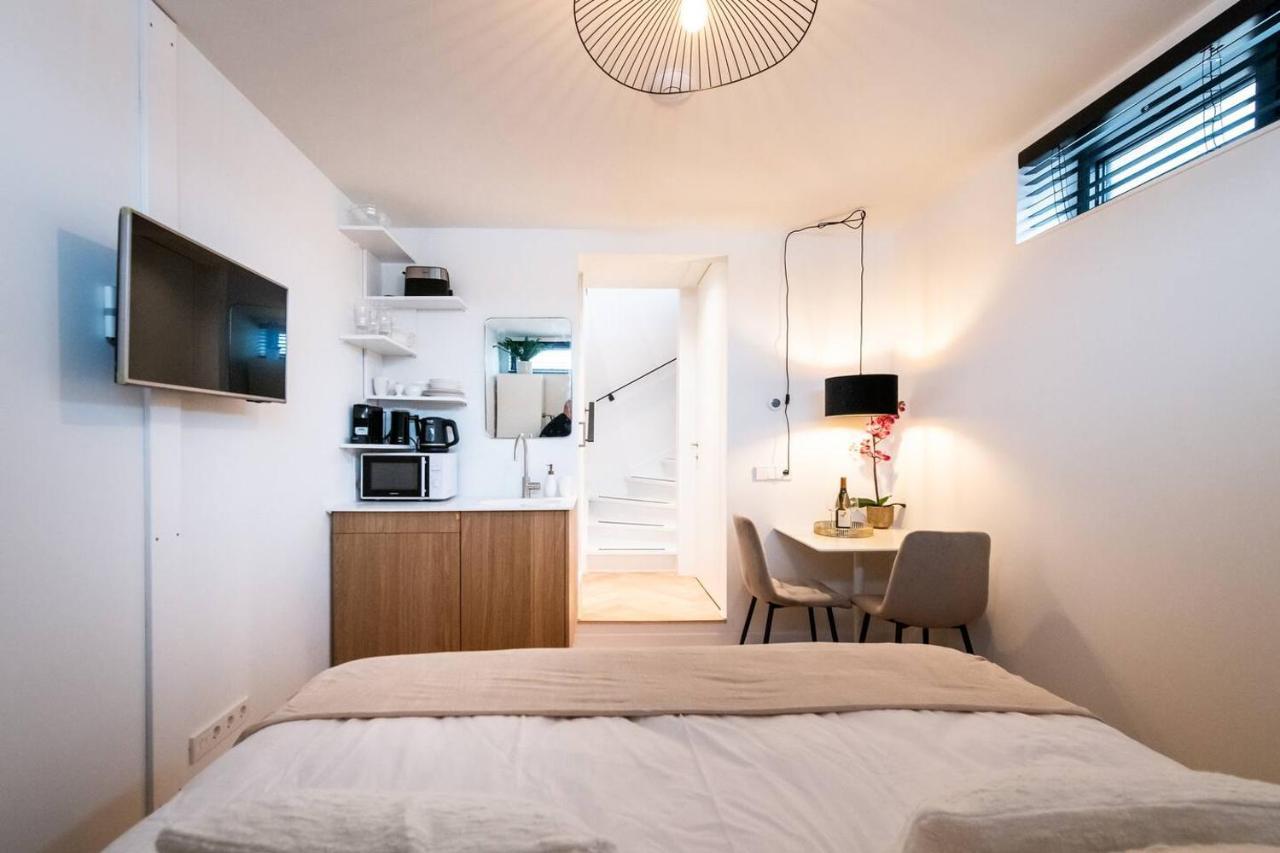 Apartamento Beautiful Amstel Houseboat Ámsterdam Exterior foto