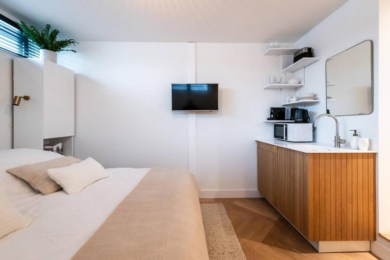 Apartamento Beautiful Amstel Houseboat Ámsterdam Exterior foto