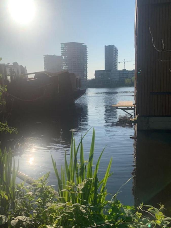Apartamento Beautiful Amstel Houseboat Ámsterdam Exterior foto