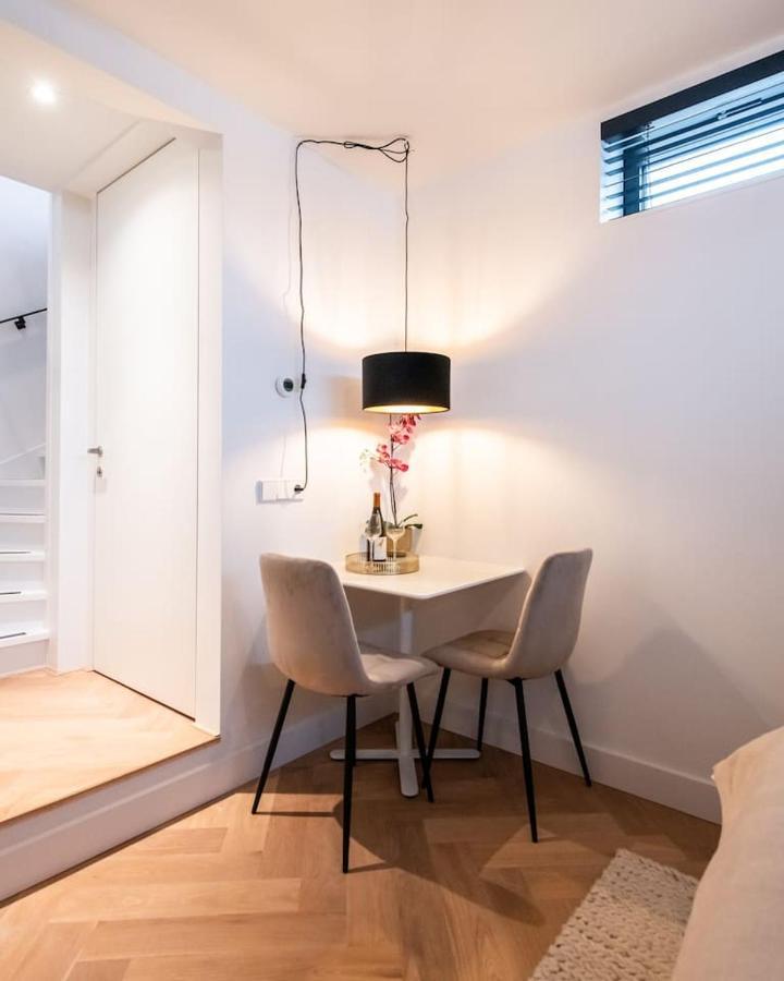 Apartamento Beautiful Amstel Houseboat Ámsterdam Exterior foto