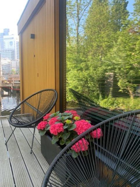 Apartamento Beautiful Amstel Houseboat Ámsterdam Exterior foto